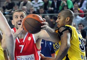 Ο Ολυμπιακός… έκαψε την Πρόκομ μέσα στην «παγωμένη» Πολωνία