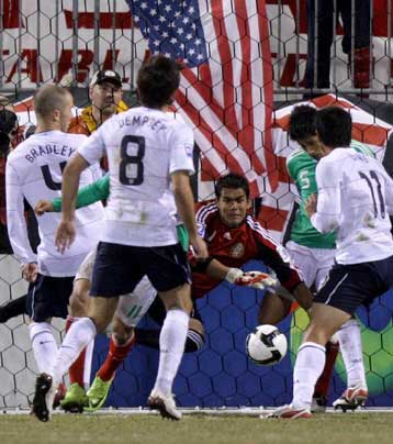 Με την πλάτη στον τοίχο ο Ερικσον μετά το 2-0 από τις ΗΠΑ