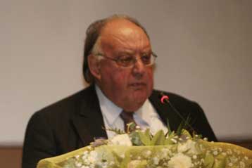 Επίθεση με γκαζάκια στο πολιτικό γραφείο του Θ.Πάγκαλου