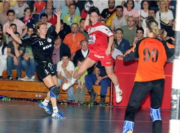 Χωρίς άγχος Πανελλήνιος και Ζαφειράκης στο χάντμπολ ανδρών, ντέρμπι γυναικών στην Αρτα