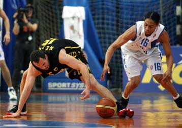 Ο Νέμεθ χάρισε «χρυσή» νίκη στην ΑΕΚ μέσα στην Κυψέλη