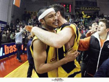 Στίβενσον… εκτελεστής και ΑΕΛ στο χείλος του γκρεμού