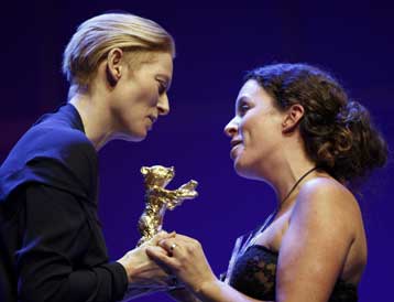 Στην ταινία «La teta asustada» από το Περού η Χρυσή Αρκτος