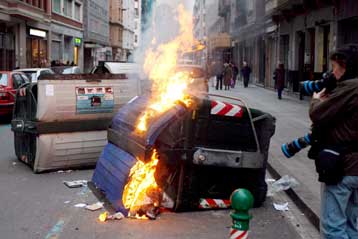 Συγκρούσεις στο Μπιλμπάο μετά τον αποκλεισμό δύο βασκικών κομμάτων από τις εκλογές