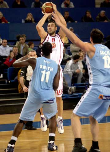 Ο Ντικούδης ήταν… Κολοσσός και έδωσε τη νίκη στον Πανιώνιο