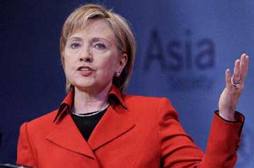 «Επίσημη πρώτη» της Χίλαρι στο εξωτερικό με περιοδεία στην Ασία