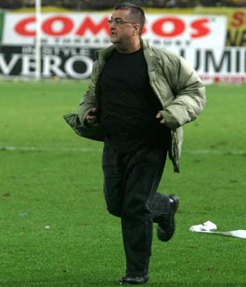 Με τη διαιτησία τα έβαλαν στον Αρη για τον αγώνα με τον Ολυμπιακό