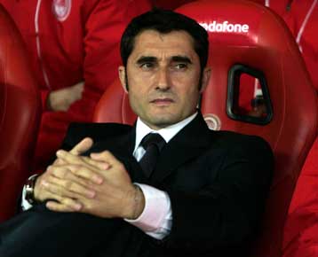 Σκληρή γλώσσα Βαλβέρδε μεταξύ… Αρη και Σεντ Ετιέν