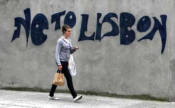 «Ναι» στη Συνθήκη της Λισαβόνας λένε τώρα οι Ιρλανδοί
