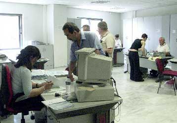 Αγώνας δρόμου για την είσπραξη 2,5 δισ. ευρώ από περαίωση και ληξιπρόθεσμα χρέη