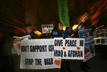 Με προειδοποιήσεις στη Βόρειο Κορέα άρχισε η περιοδεία της Χίλαρι Κλίντον στην Ασία