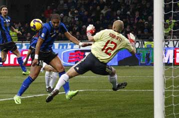 Γλιτώνει την τιμωρία ο Αντριάνο για το χέρι