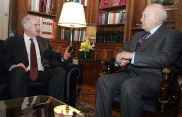 Η χώρα έχει άμεση ανάγκη αλλαγής κυβέρνησης, είπε ο Γ.Παπανδρέου