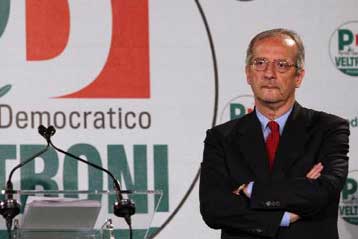 Παραίτηση Βελτρόνι μετά τη βαριά ήττα στις τοπικές εκλογές στη Σαρδηνία