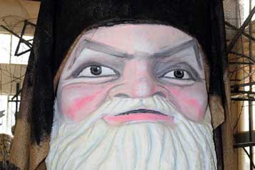 «Πόλεμος» για το αποκριάτικο άρμα με τον ηγούμενο Εφραίμ