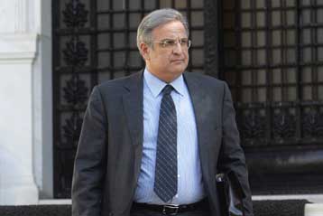 Με άμεσες περικοπές δαπανών απαντά η κυβέρνηση στο αίτημα Αλμούνια