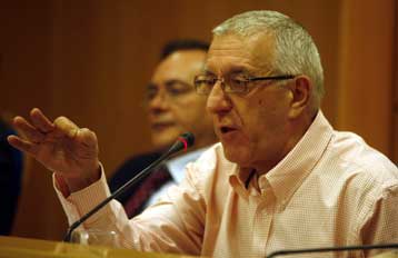 Την Παρασκευή κατατίθεται η ρύθμιση για το τέλος παρεπιδημούντων