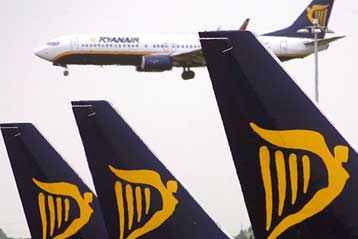 Υπηρεσία κινητής τηλεφωνίας στα αεροπλάνα εγκαινιάζει η Ryanair