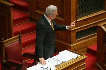 Συνεχίζεται η αντιπαράθεση σχετικά με το νομοσχέδιο για τους νοσοκομειακούς γιατρούς