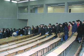 Έλλειψη χρημάτων, στάση μαθημάτων και σε τρίτο πανεπιστημιακό τμήμα