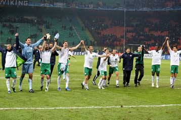 Ο Τεν Κάτε ετοιμάζει ενδεκάδα Μιλάνου για το «Μαδριγάλ»