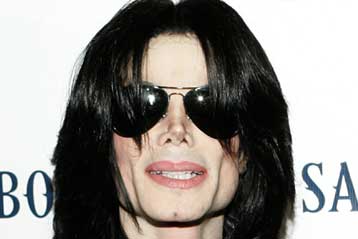 Για επιστροφή στη σκηνή φαίνεται να ετοιμάζεται ο Μάικλ Τζάκσον