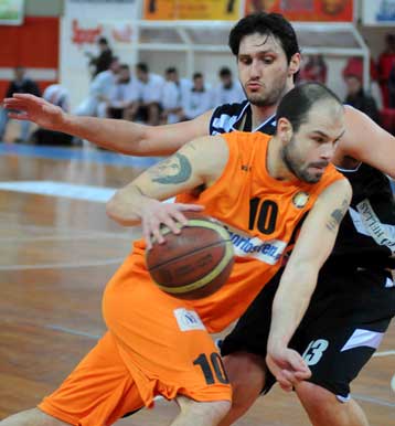 «Δώρο» του Ηλυσιακού προς τη Δάφνη, «αλώβητο» το Περιστέρι