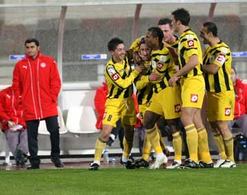 Ούτε ο Ολυμπιακός γλίτωσε από τα… δόντια του Κουτσιανικούλη