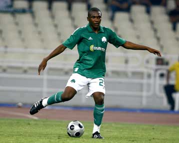 Ο Σιμάο υπέγραψε την αναπροσαρμογή του συμβολαίου του