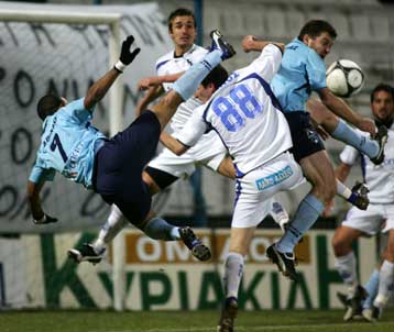 Ολα μηδέν στη Νίκαια, διαμαρτύρονται οι γηπεδούχοι για γκολ που ακυρώθηκε