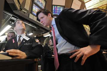 Κατάρρευση των δεικτών στη Νέα Υόρκη, υποχώρηση και στην Ευρώπη