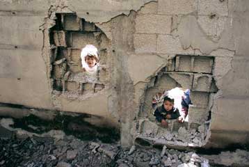 Περίπου 1,2 εκατ. ευρώ συγκεντρώθηκαν στον τηλεμαραθώνιο για τη Γάζα