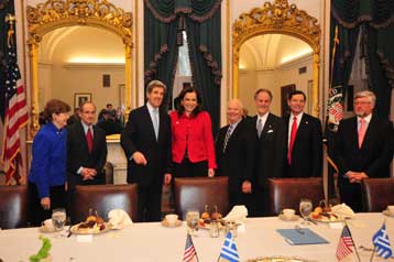 Οι διμερείς σχέσεις επί τάπητος στη συνάντηση της Ντ.Μπακογιάννη με την Χ.Κλίντον