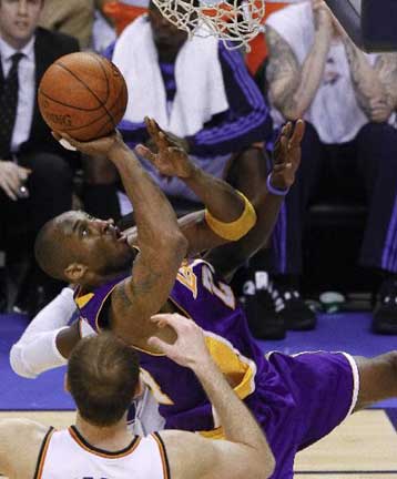 «Καυτός» Ουέιντ και Χιτ έδωσαν την 7η ήττα τους στους Πίστονς