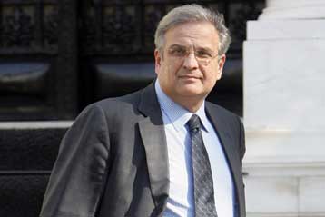 Κατατέθηκε η τροπολογία που βάζει «φρένο» στα μερίσματα των τραπεζών