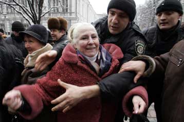 Υποβάθμιση της πιστοληπτικής ικανότητας της Ουκρανίας από την S&P