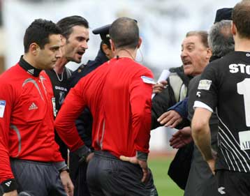 Αισιοδοξία στον ΟΦΗ για άρση της ποινής του Μαντζουράκη