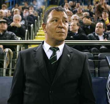 Δεν είμαστε φαβορί, τονίζουν Τεν Κάτε και Ζιλμπέρτο Σίλβα – Αισιόδοξος ο Πελεγκρίνι