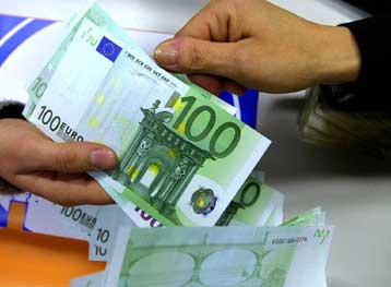 Βολές επιμελητηρίων κατά τραπεζών για την πιστωτική ασφυξία στην αγορά