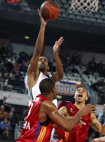 Νίκες για Ολυμπιακό και Παναθηναϊκό πριν το ΣΕΦ