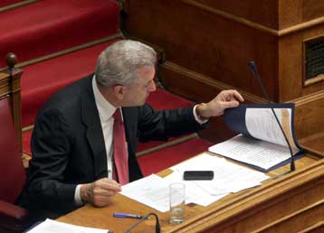 Διαβεβαιώσεις Αβραμόπουλου για προσλήψεις νοσοκομειακών γιατρών