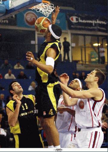 Το «βομβαρδιστικό» Μαρούσι έπληξε το Ελληνικό, 84-70 τον Πανιώνιο