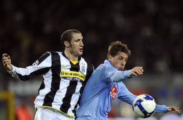 Νίκη με το ζόρι για τη Γιουβέντους, επικράτηση της Λάτσιο στην Μπολόνια