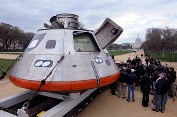 H NASA παρουσιάζει το Orion, το διάδοχο του διαστημικού λεωφορείου