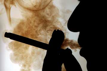 Πρωταθλητές Ευρώπης στο κάπνισμα οι Έλληνες