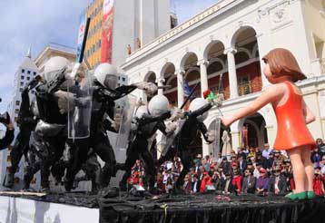 Σε αποκριάτικο κλίμα κινήθηκε όλη η Ελλάδα