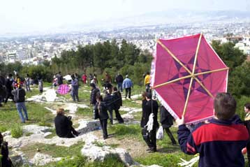 Σύμμαχος ο καιρός στα φετινά Κούλουμα, επί ποδός η Τροχαία