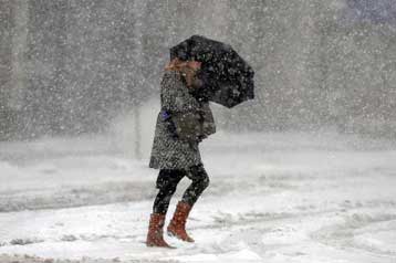 Προβλήματα στην ηλεκτροδότηση και στις μετακινήσεις λόγω της κακοκαιρίας στις ΗΠΑ