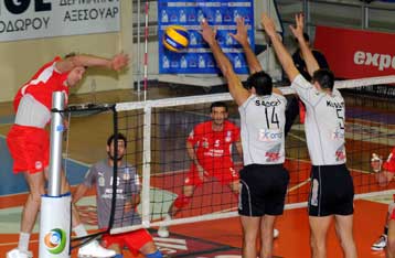 Ο Ολυμπιακός νίκησε την ΕΑ Πατρών και «κλείδωσε» τη δεύτερη θέση