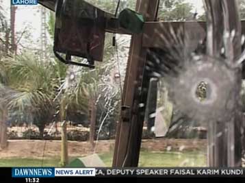 Αιματηρή επίθεση ενόπλων στο Πακιστάν κατά της ομάδας κρίκετ της Σρι Λάνκα